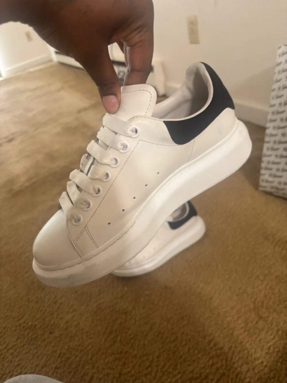 Alexander Mcqueens - Picture 3 of 4